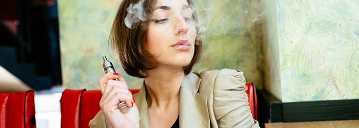 vapoter dans avion ou aeroport